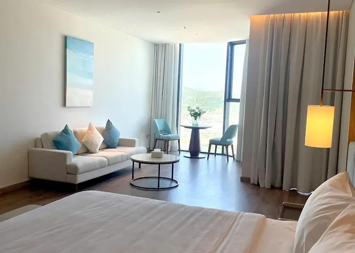 By The Sea Bay Aparthotel