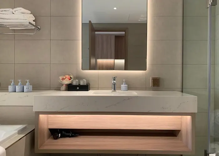 Aparthotel By The Sea Bay Ha Long