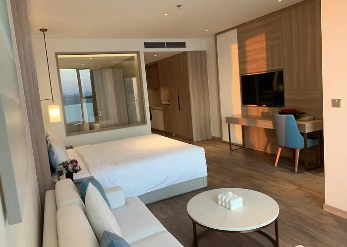 Aparthotel By The Sea Bay Ha Long
