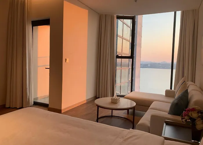 Aparthotel By The Sea Bay Ha Long
