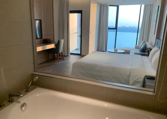 By The Sea Bay Aparthotel