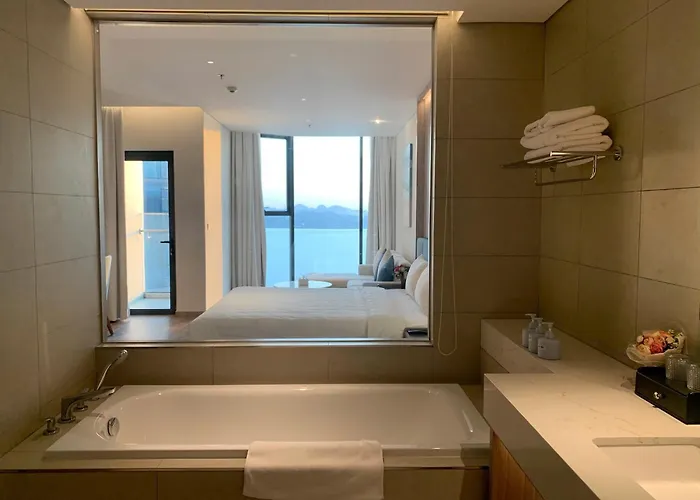 By The Sea Bay Aparthotel *