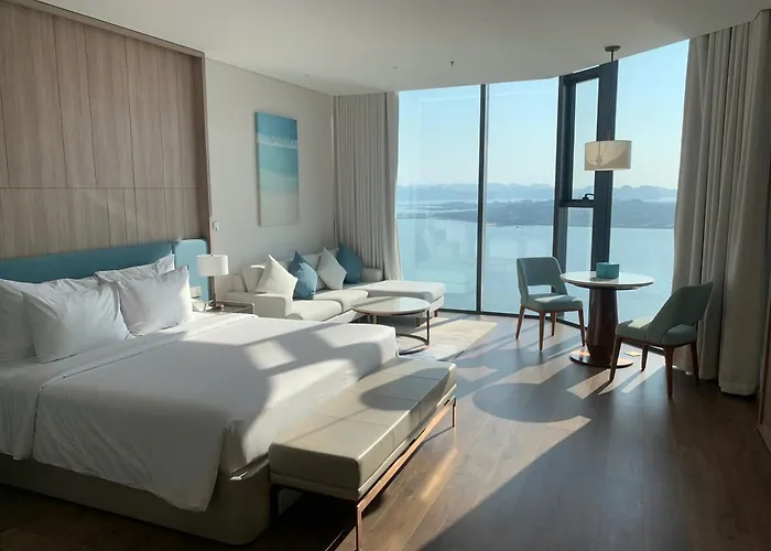 Aparthotel By The Sea Bay *