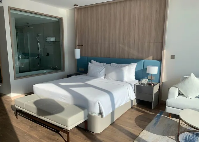 By The Sea Bay Aparthotel *