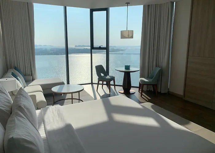 By The Sea Bay Aparthotel