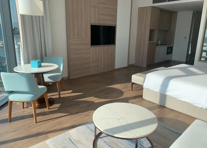Aparthotel By The Sea Bay